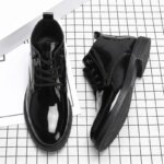 Botines de hombre negros brillantes con cordones, de caña alta, suela gruesa, calzado de moda casual y de negocios para hombre.