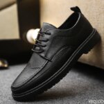 Zapatos de cuero informales para hombre, zapatos de trabajo negros transpirables de verano a la moda, zapatos planos cómodos formales clásicos informales a la moda