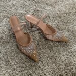 Nuevas sandalias de verano para mujer, calzado de tacón alto de malla brillante con diamantes de imitación, zapatos de tacón elegantes con talón descubierto y puntiagudos para fiesta para mujer - Imagen 2