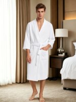 Bata para hombre con cinturón y bolsillos - Imagen 6