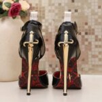 Zapatos de tacón alto de metal dorado, elegantes y sexys, para mujer, modelo de verano 2026, zapatos de vestir negros de diseño, zapatos de fiesta, para eventos y bodas.