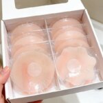 1-50 pares de pétalos de silicona invisibles reutilizables para mujer, cubrepezones autoadhesivos sin tirantes ni espalda, tipo sujetador. - Imagen 4