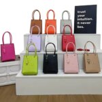 Bolso cuadrado pequeño 2026, bolso para teléfono móvil de color liso, bolso de mano nuevo para mujer, bandolera informal de moda