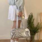 Bolso de nailon para llevar bajo el brazo, bolso de hombro ligero y moderno para mujer, diseño de almohada, gran capacidad, bolso versátil.