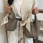 Cesta de verduras con estampado de lichi, bolso tipo cubo para llevar al hombro, moda femenina de alta gama, pañuelo de seda versátil, bolso bandolera.