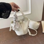 Cesta de verduras con estampado de lichi, bolso tipo cubo para llevar al hombro, moda femenina de alta gama, pañuelo de seda versátil, bolso bandolera. - Imagen 5