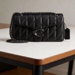 El bolso de hombro de cadena de alta gama del modelo 2026 presenta un diseño con estampado de rombos, que es a la vez moderno y versátil. - Imagen 6
