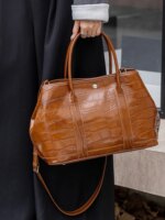Bolso de mano Aidrani para mujer con estampado de piel de cocodrilo, bolso de cuero de vaca genuino con asa superior, bolso de diseño para llevar al hombro, ideal para el trabajo, la oficina, fiestas y el uso diario. - Imagen 3
