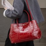 Bolso de mano Aidrani para mujer con estampado de piel de cocodrilo, bolso de cuero de vaca genuino con asa superior, bolso de diseño para llevar al hombro, ideal para el trabajo, la oficina, fiestas y el uso diario.