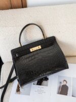 Bolso de mano con estampado de piel de cocodrilo para mujer, de la marca Aidrani, con solapa de cuero genuino, bolso de hombro de diseño para el trabajo, la oficina, fiestas y el uso diario. - Imagen 3
