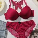 Conjunto de lencería push-up con cierre frontal