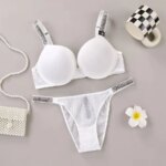 Conjunto de lencería sexy Victoria's Secret, sujetador push-up con logo brillante y encaje en relieve, tanga brillante con logo. - Imagen 5