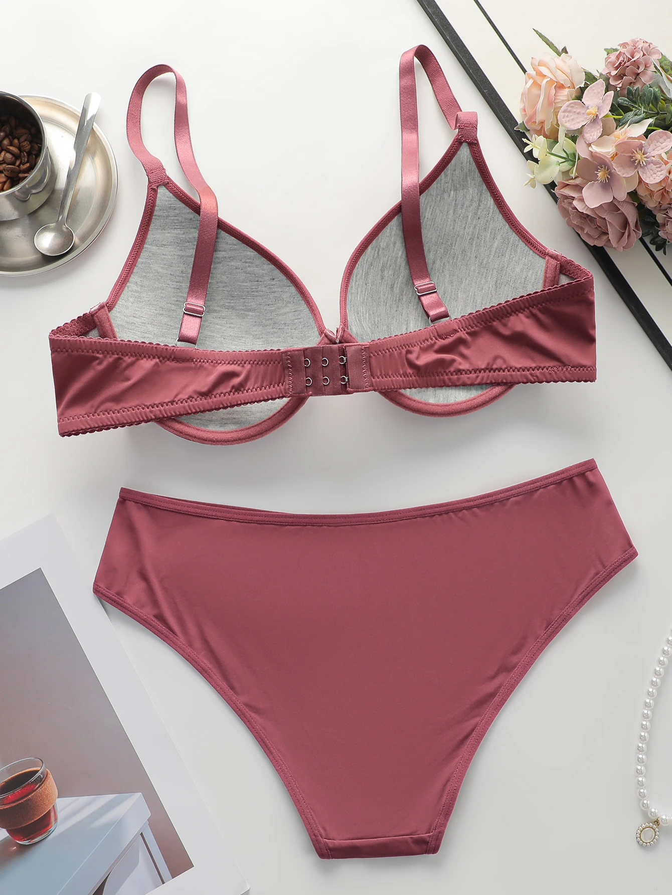 Conjunto de sujetadores con aros y relleno para mujer, ideal para el uso diario, conjunto de lencería para mujer.