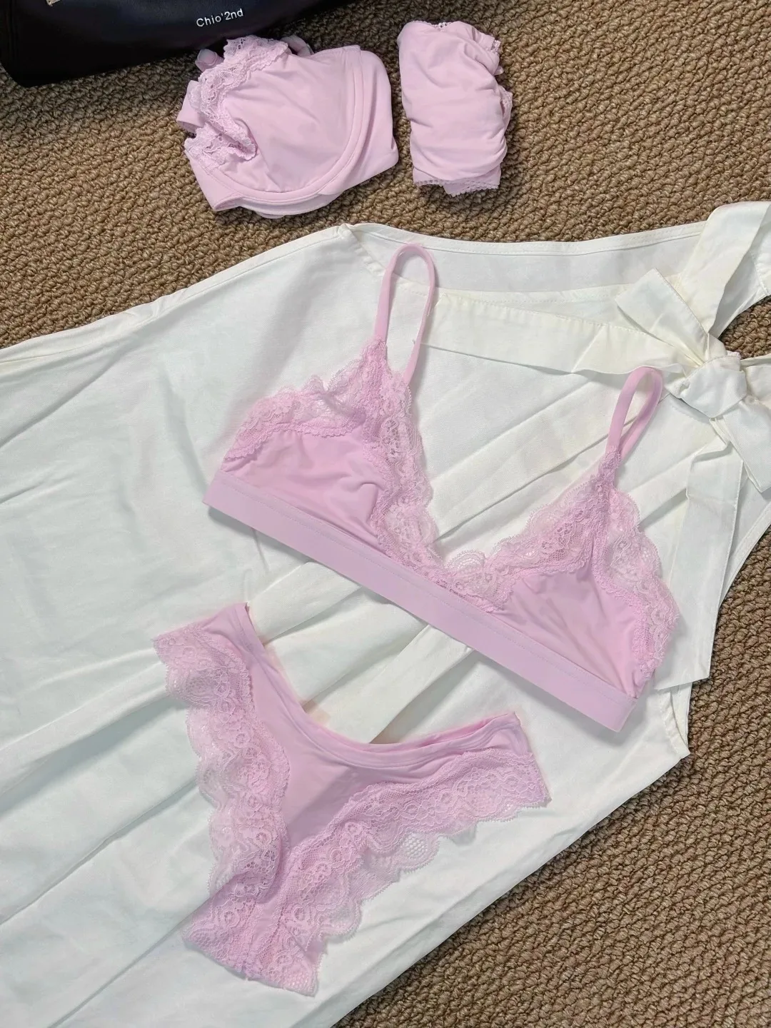Conjunto de sujetador con cuello en V de encaje para mujer, lencería elegante y transpirable para verano, conjunto de ropa interior lisa y elegante