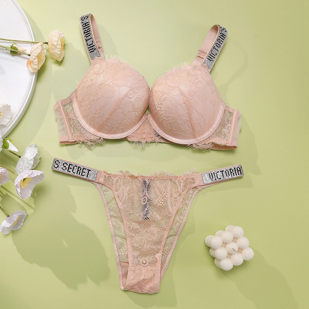 Nuevo conjunto de lencería con encaje en V para mujer, conjunto sexy de sujetador y bragas, cómodo, con realce, moldeador, ajustable y acolchado.