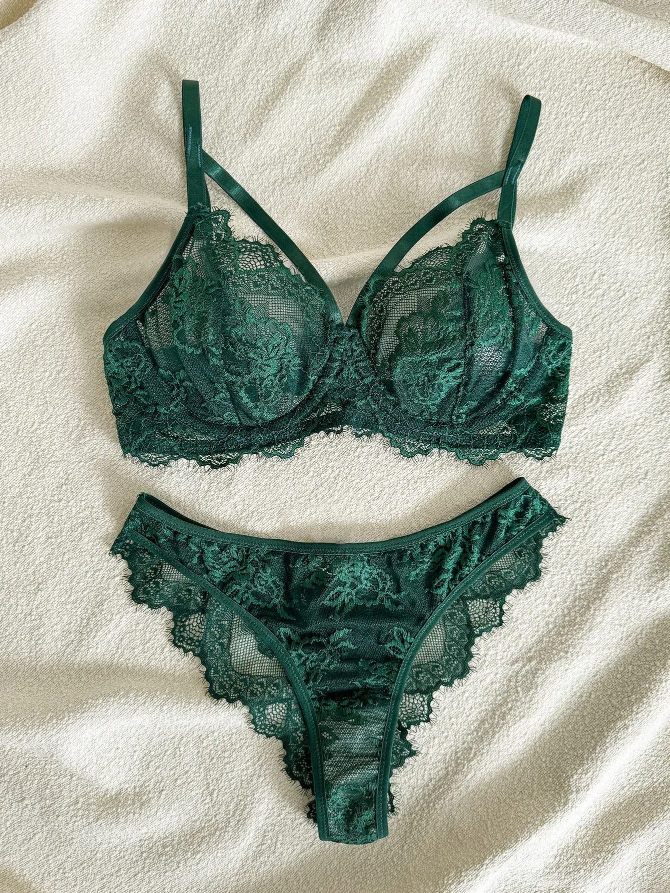 Lencería y ropa interior para mujer, sujetador con aros y tirantes de encaje elegante con diseño de pestañas y bragas brasileñas, estilo sexy