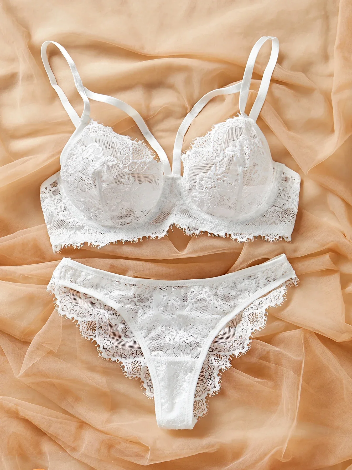 Lencería y ropa interior para mujer, sujetador con aros y tirantes de encaje elegante con diseño de pestañas y bragas brasileñas, estilo sexy