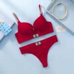 Conjunto de lencería de encaje para mujer Victoria's Secret: sujetador push-up con tirantes brillantes y logo, y tanga brillante con texto. ¡Tendencia caliente! - Imagen 4