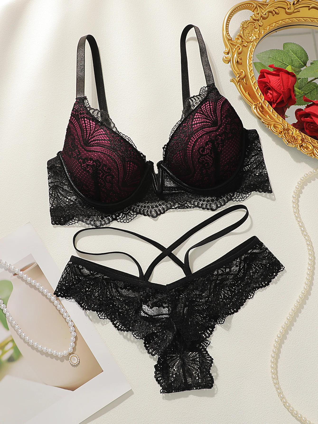 Conjunto de lencería sexy de encaje para mujer, sujetador push-up con aros y braguita, 2 piezas, bralette de encaje transparente con tanga de espalda cruzada.