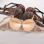 DaiNaFang-Conjunto de sujetador de encaje de dos piezas para mujer, ropa interior con estampado de leopardo, diseño hermoso, lencería femenina con diamantes de imitación - Imagen 4