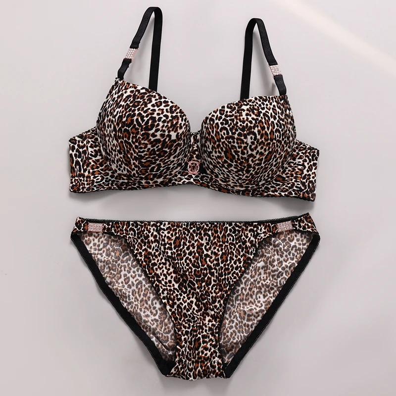 DaiNaFang-Conjunto de sujetador de encaje de dos piezas para mujer, ropa interior con estampado de leopardo, diseño hermoso, lencería femenina con diamantes de imitación