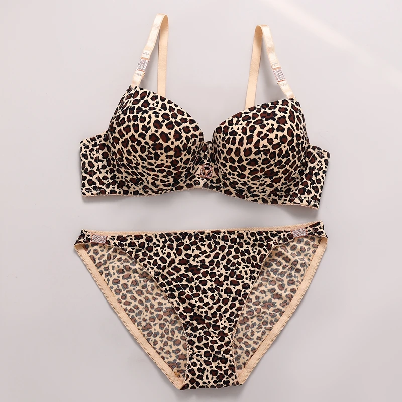 DaiNaFang-Conjunto de sujetador de encaje de dos piezas para mujer, ropa interior con estampado de leopardo, diseño hermoso, lencería femenina con diamantes de imitación