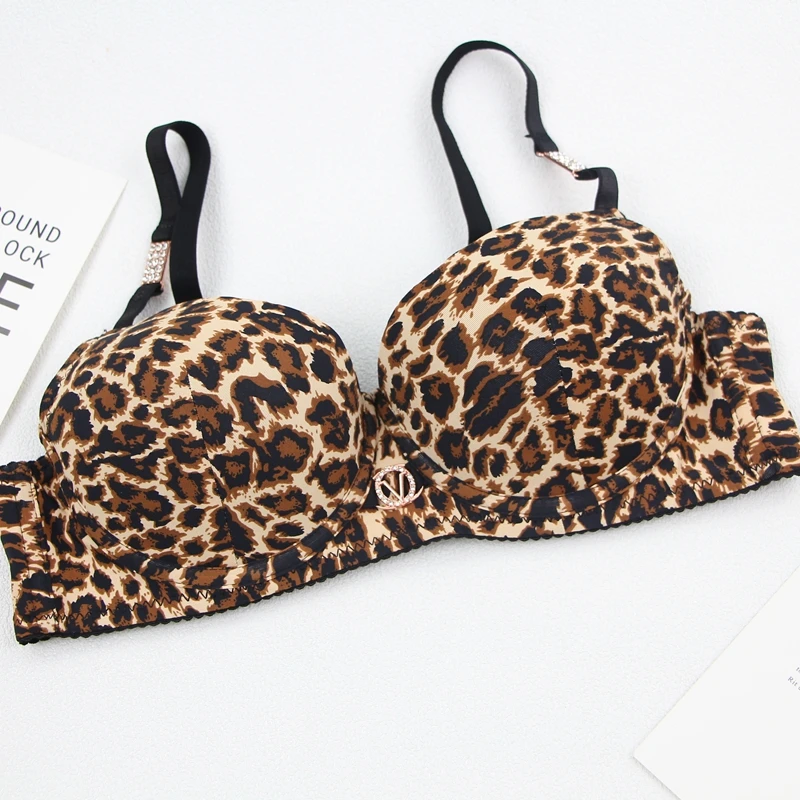DaiNaFang-Conjunto de sujetador de encaje de dos piezas para mujer, ropa interior con estampado de leopardo, diseño hermoso, lencería femenina con diamantes de imitación