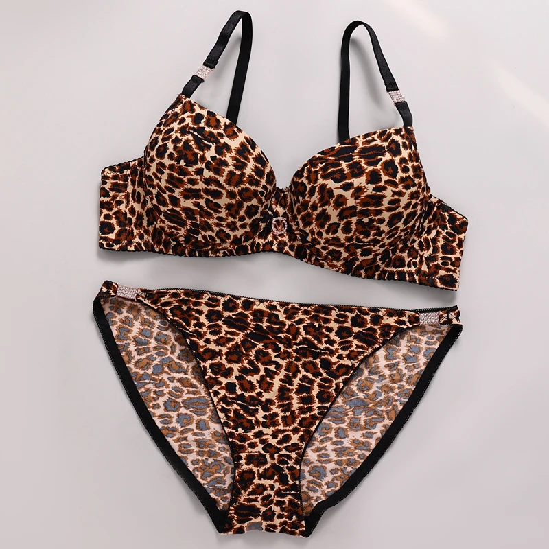 DaiNaFang-Conjunto de sujetador de encaje de dos piezas para mujer, ropa interior con estampado de leopardo, diseño hermoso, lencería femenina con diamantes de imitación