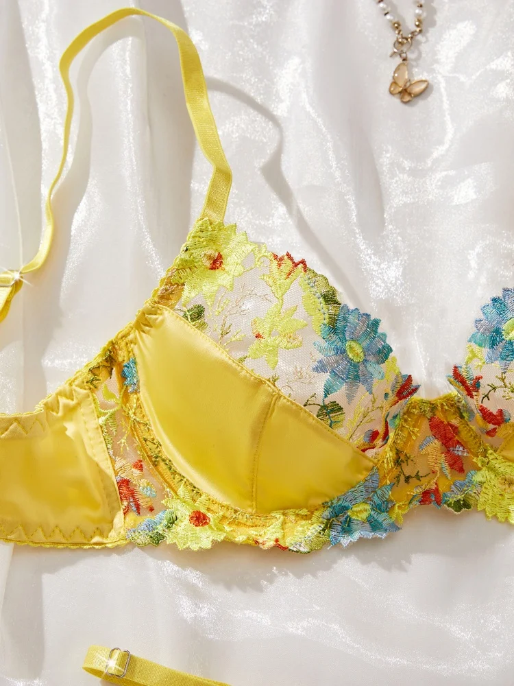 Conjunto de lencería ultrafina para mujer, conjunto de sujetador y bragas con aros de acero, ropa interior íntima de lujo con empalme de satén y bordado floral