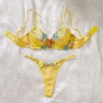 Conjunto de lencería ultrafina para mujer, conjunto de sujetador y bragas con aros de acero, ropa interior íntima de lujo con empalme de satén y bordado floral
