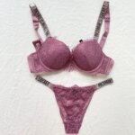 NUEVO conjunto de lencería sexy para mujer, compuesto por dos piezas: sujetador con aros y bragas, con encaje ajustable, adornos de pedrería y diseño con letras de la marca.