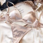 Conjunto de lencería de satén francés con copas triangulares para mujer, sujetador sexy sin aros, sin costuras, cómodo, con soporte ligero, ropa interior, tallas 32 a 38. - Imagen 3