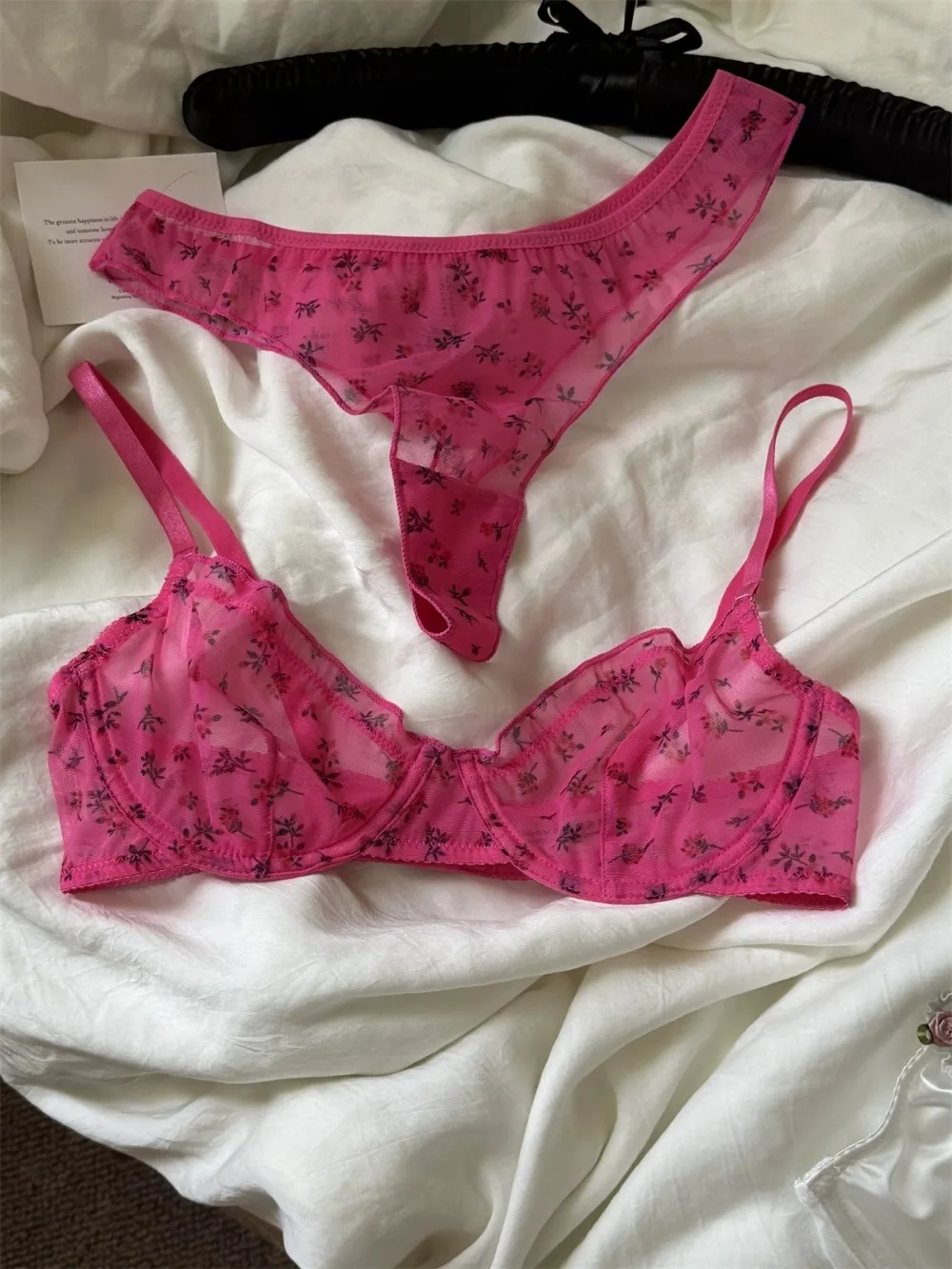 Conjunto de lencería ultrafina francesa, sujetador Sexy de encaje con estampado Floral, ropa interior de moda para mujer, conjuntos de sujetadores e Tanga íntimos transpirables de malla Conjunto de lencería ultrafina francesa, sujetador Sexy de encaje con estampado Floral, ropa interior de moda para mujer, conjuntos de sujetadores e Tanga íntimos transpirables de malla