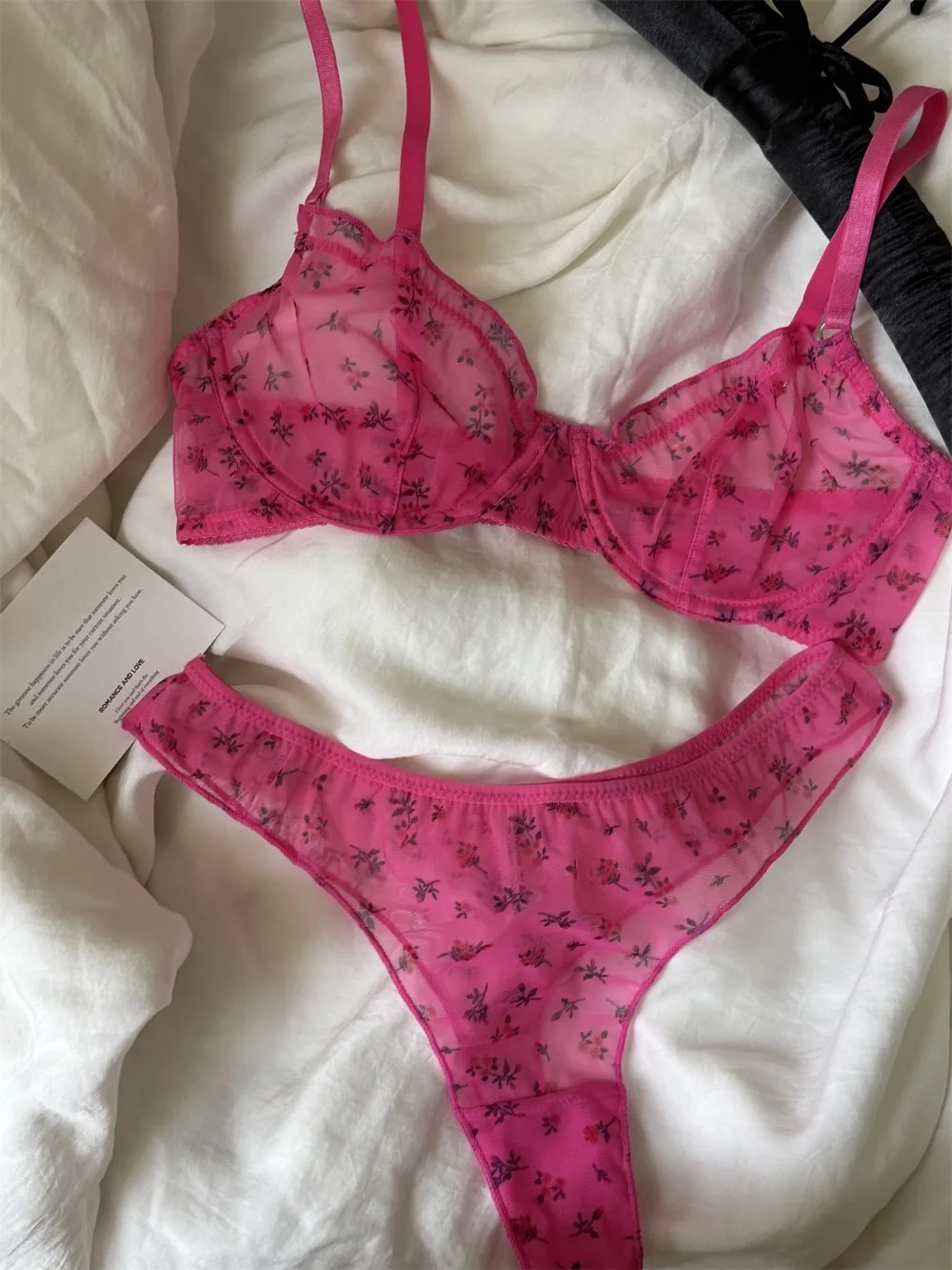 Conjunto de lencería ultrafina francesa, sujetador Sexy de encaje con estampado Floral, ropa interior de moda para mujer, conjuntos de sujetadores e Tanga íntimos transpirables de malla Conjunto de lencería ultrafina francesa, sujetador Sexy de encaje con estampado Floral, ropa interior de moda para mujer, conjuntos de sujetadores e Tanga íntimos transpirables de malla
