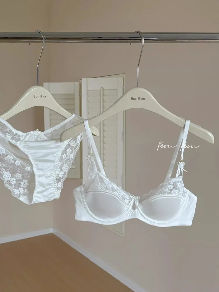 YUQI-Conjunto de lencería Pure Desire para chicas adolescentes, ropa interior cómoda de encaje con puntadas de satén y soporte suave en U, antihundimiento para jóvenes, principios de primavera