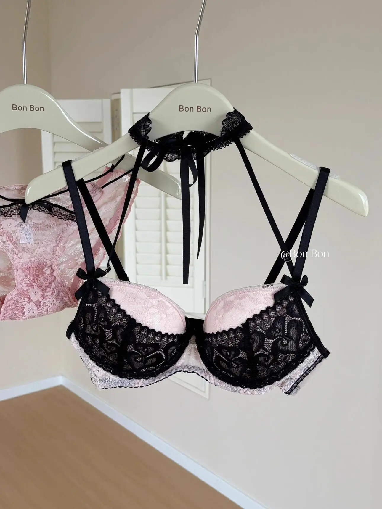 YEMOMO Conjunto de lencería push-up de encaje francés para mujer, sujetador sexy con escote pronunciado, realza el busto pequeño para un look más voluminoso, uso diario cómodo, tallas S-XL