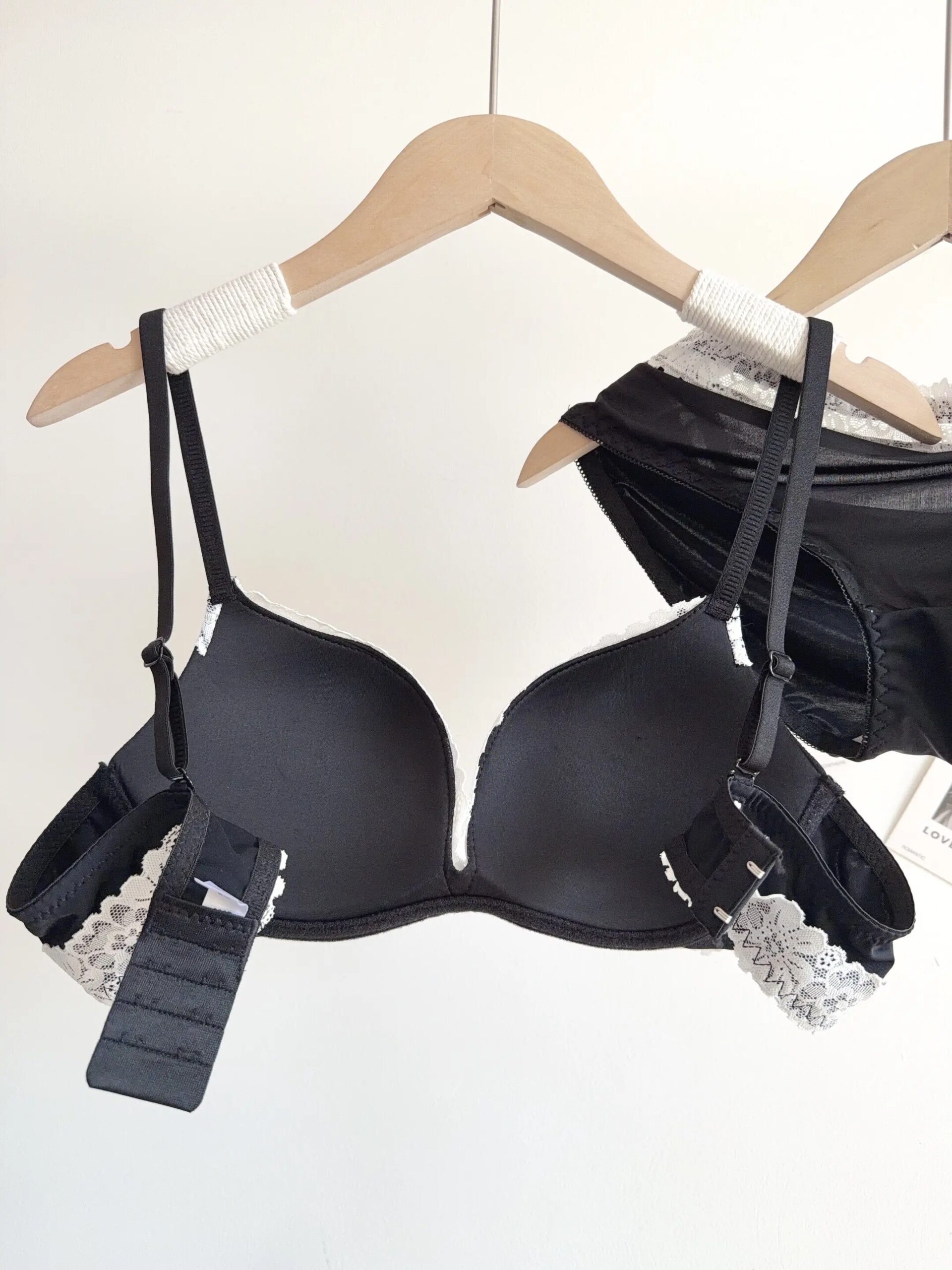 Conjunto de lencería sexy con estampado de leopardo para mujer, sujetador de encaje push-up sin aros, ropa interior diaria atractiva y cómoda que realza la figura. Conjunto de lencería sexy con estampado de leopardo para mujer, sujetador de encaje push-up sin aros, ropa interior diaria atractiva y cómoda que realza la figura.