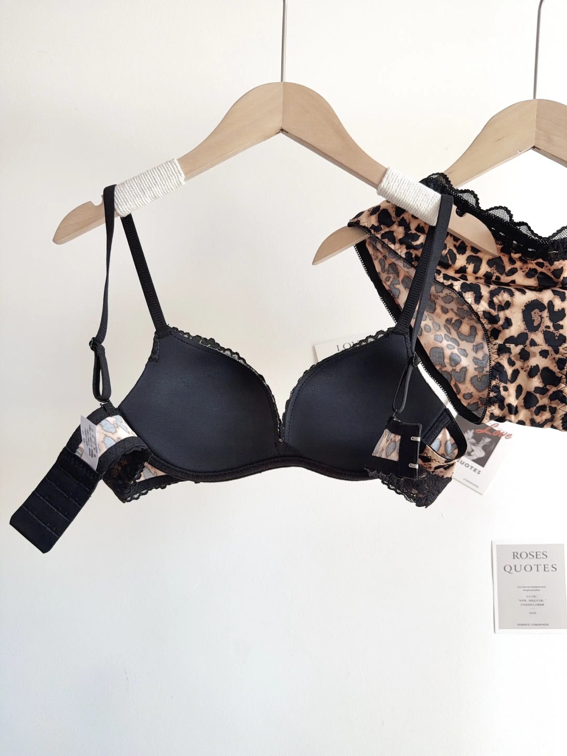 Conjunto de lencería sexy con estampado de leopardo para mujer, sujetador de encaje push-up sin aros, ropa interior diaria atractiva y cómoda que realza la figura. Conjunto de lencería sexy con estampado de leopardo para mujer, sujetador de encaje push-up sin aros, ropa interior diaria atractiva y cómoda que realza la figura.